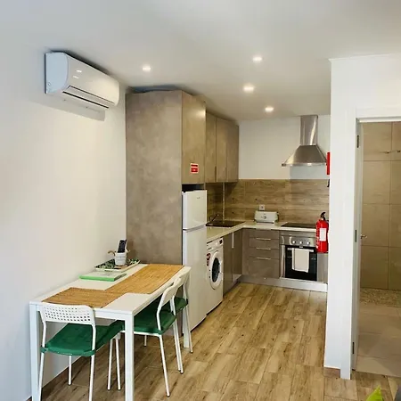 Apartment One Bedroom With Wifi At 3 Km Away From The Beach *